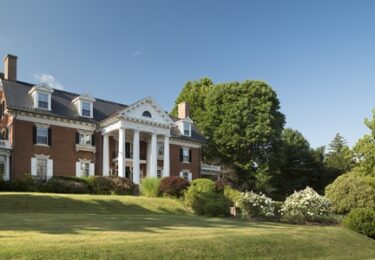 Photo of Dreaming of a Bigger Home? Why Not Buy It This Year?