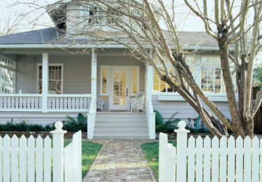 Photo of Sell Smarter: Why Working with a Real Estate Agent May Beat Going Solo