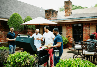 Photo of Why the Sandwich Generation Is Buying Multi-Generational Homes