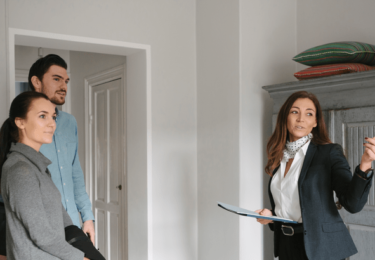 Photo of How Real Estate Agents Take the Fear Out of Moving
