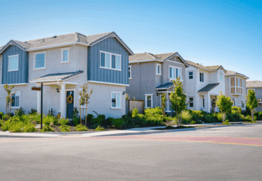 Photo of Your House Hasn’t Sold Yet. Should You Rent It Out Instead?