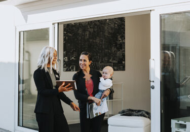 Photo of What Experts Are Saying About the 2023 Housing Market